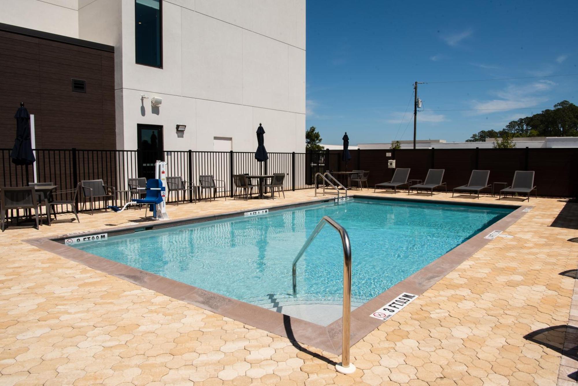 Courtyard By Marriott Lake City Εξωτερικό φωτογραφία