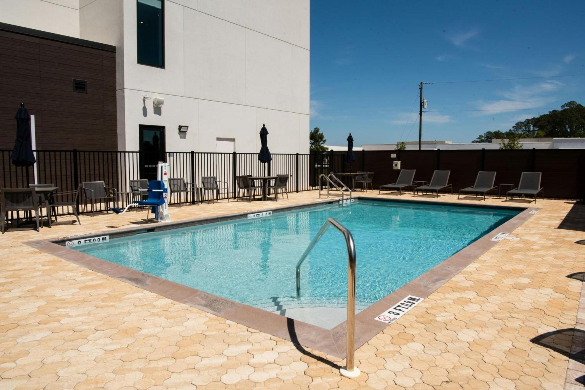Courtyard By Marriott Lake City Εξωτερικό φωτογραφία