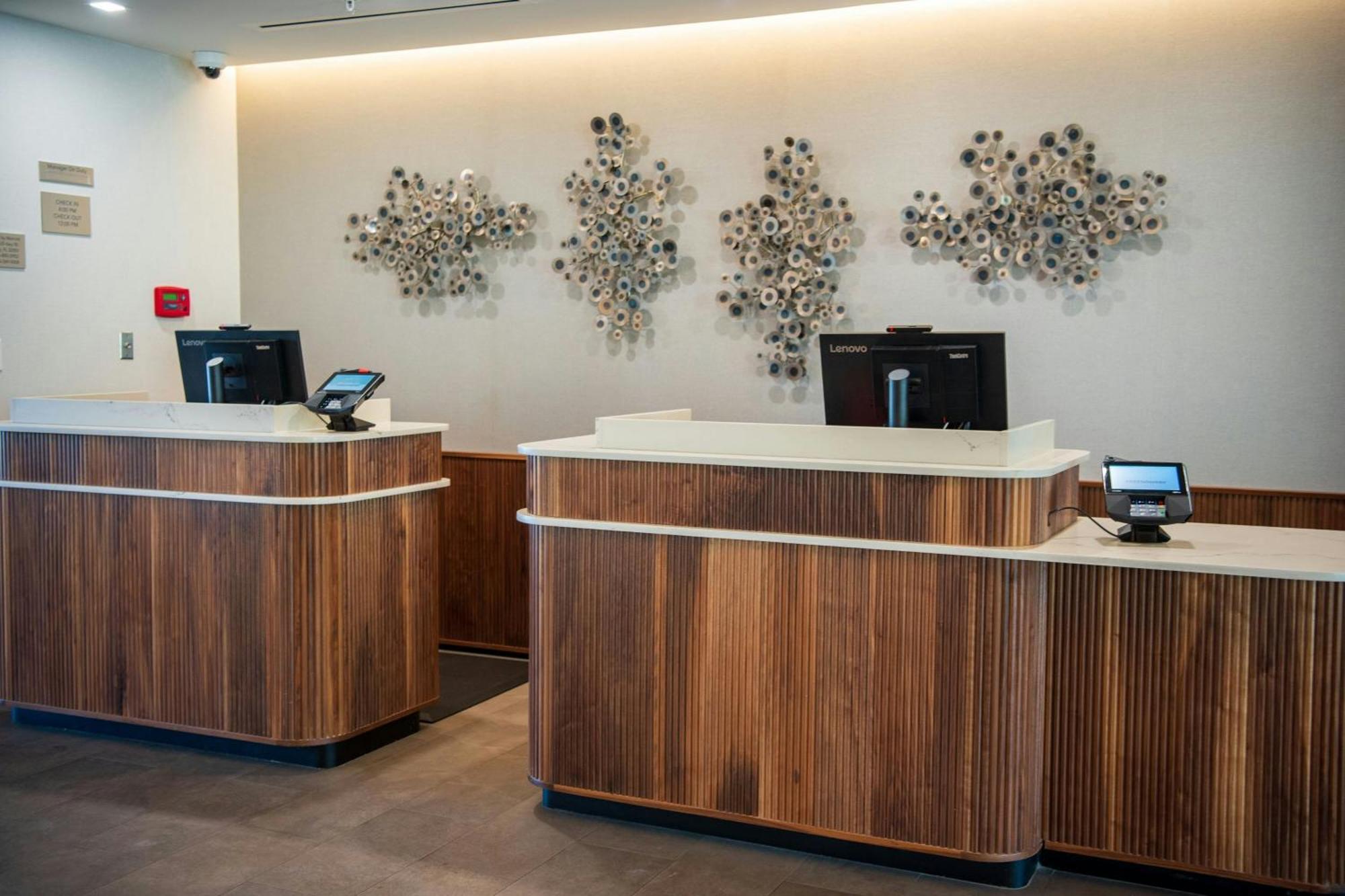Courtyard By Marriott Lake City Εξωτερικό φωτογραφία